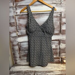 Black and White Patterned Women Swim One Piece